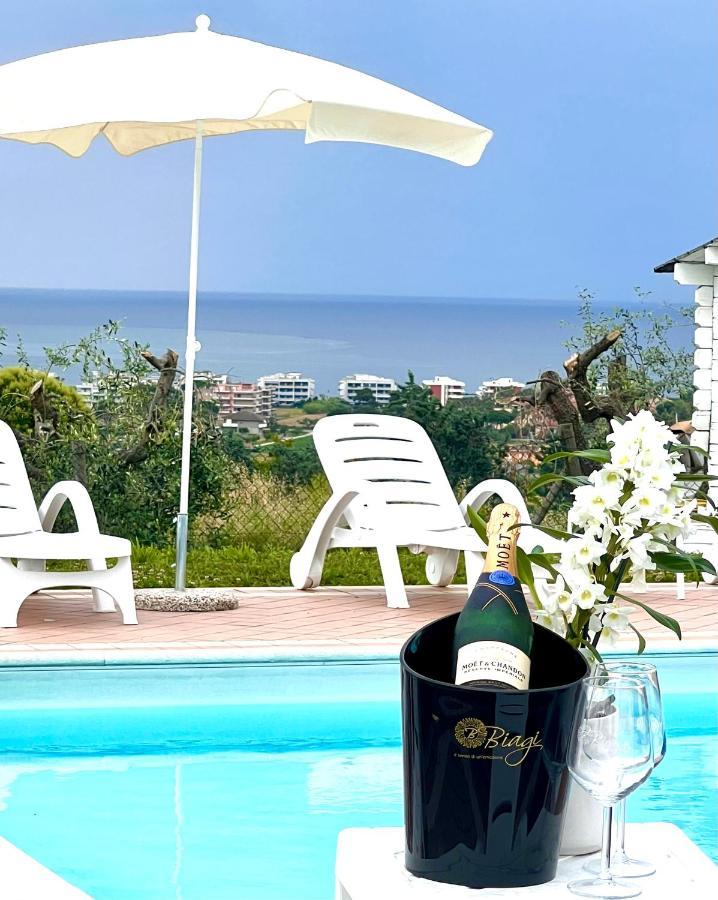 Vigneto - Italian Restaurant & B&B Villa Rosa Di Martinsicuro Esterno foto