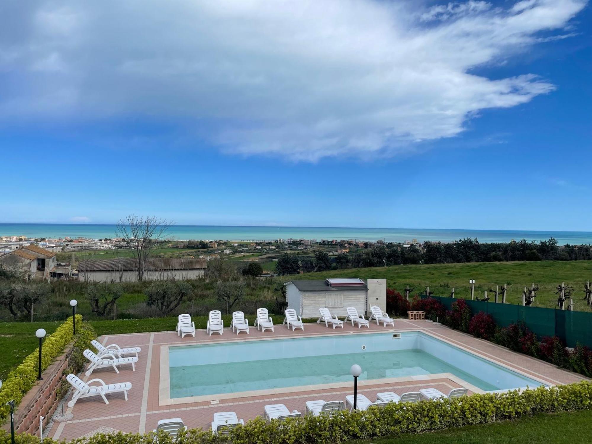 Vigneto - Italian Restaurant & B&B Villa Rosa Di Martinsicuro Esterno foto