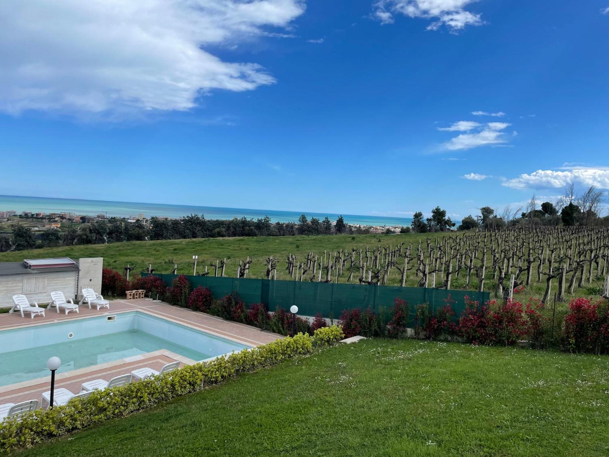 Vigneto - Italian Restaurant & B&B Villa Rosa Di Martinsicuro Esterno foto
