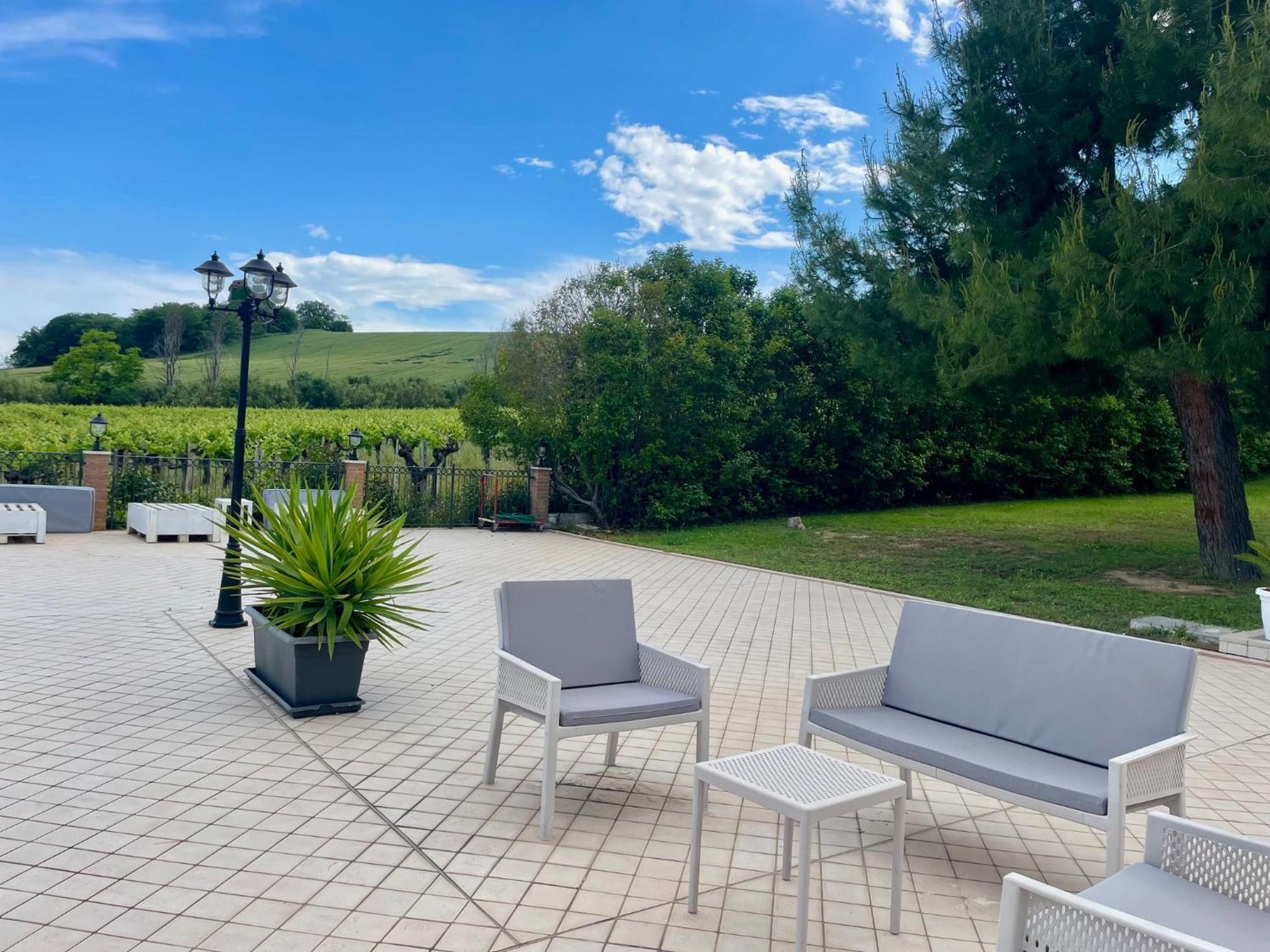 Vigneto - Italian Restaurant & B&B Villa Rosa Di Martinsicuro Esterno foto