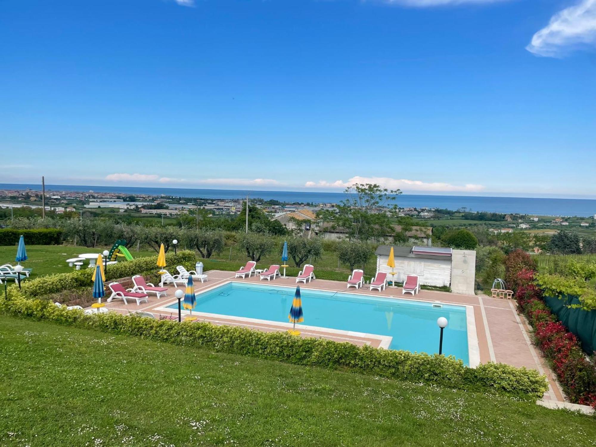 Vigneto - Italian Restaurant & B&B Villa Rosa Di Martinsicuro Esterno foto