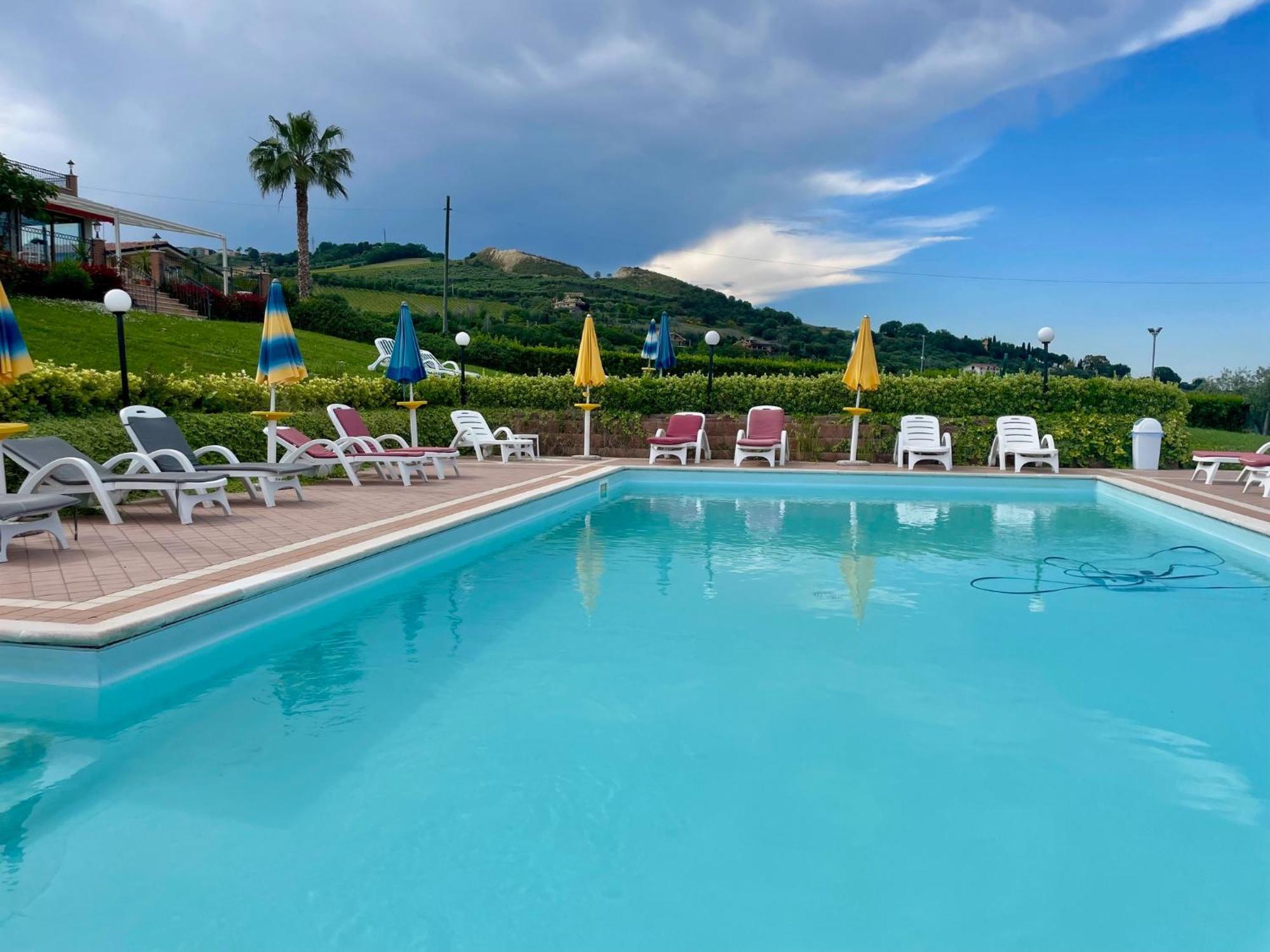 Vigneto - Italian Restaurant & B&B Villa Rosa Di Martinsicuro Esterno foto
