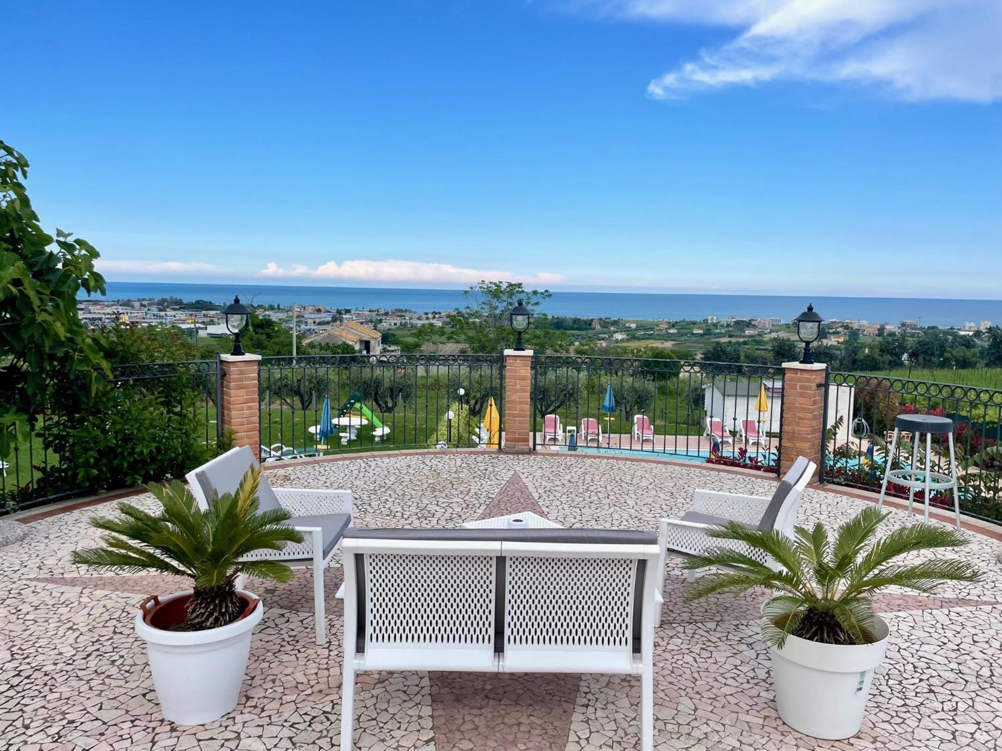 Vigneto - Italian Restaurant & B&B Villa Rosa Di Martinsicuro Esterno foto